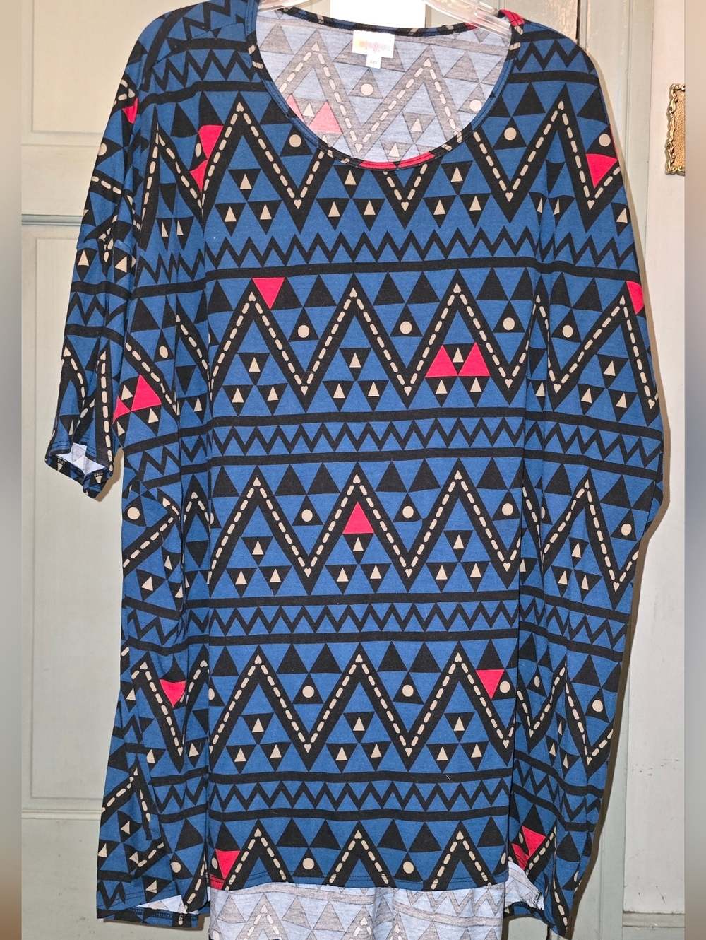 LuLaRoe Blue Geometric Tunic with Pink Accents 3x